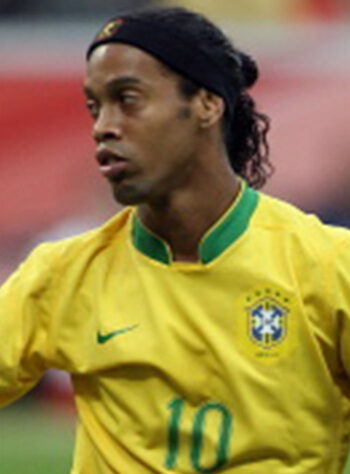 Ronaldinho-Brasil-2006-350x474